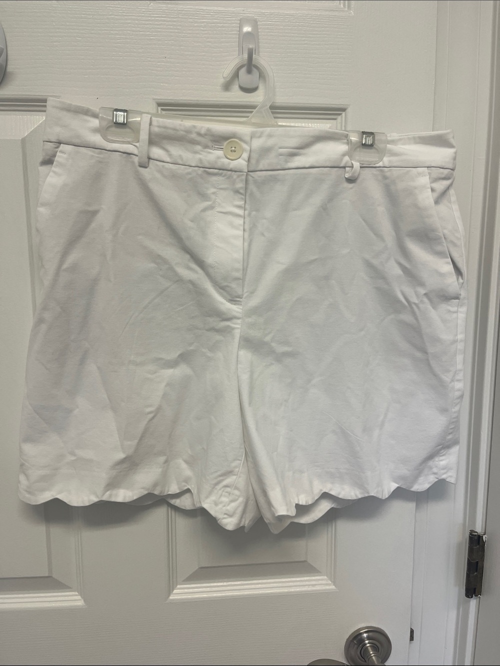 Talbots White Scallop Hem Cotton Blend Shorts